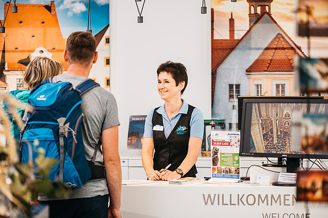 Willkommen in der Tourist-Information © Paul Schmidt/599media